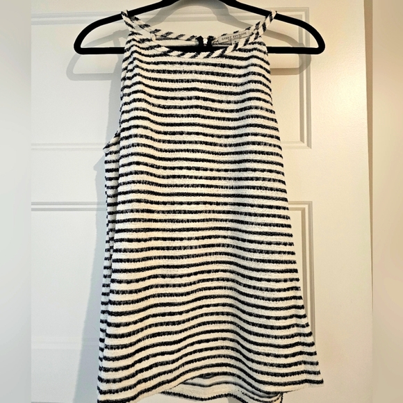 Green Envelope Tops - Green Envelope Women's Tank sz medium